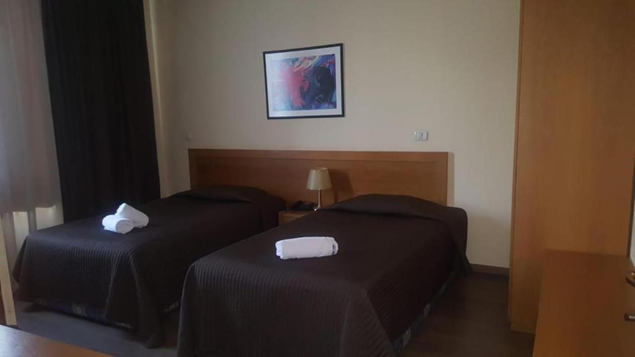 Hotel Doro City Tiranë Eksteriør bilde
