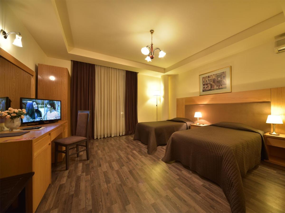 Hotel Doro City Tiranë Eksteriør bilde